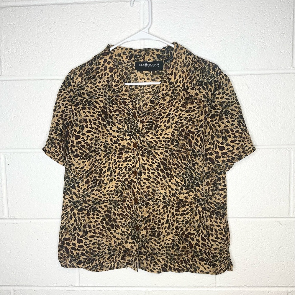< Vintage Sag Harbor Animal Print Button Down Top >